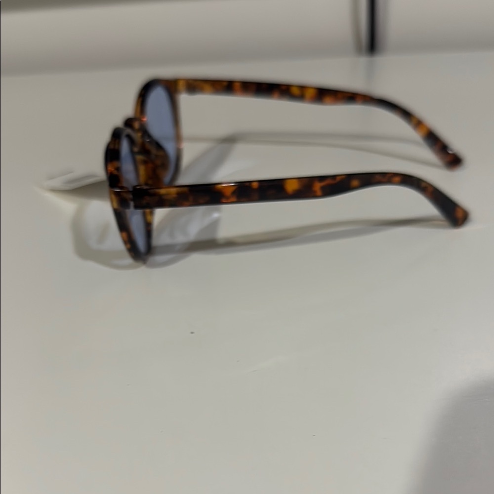 NWT Moda Tortoise Shell Sunglasses! - Picture 2 of 3